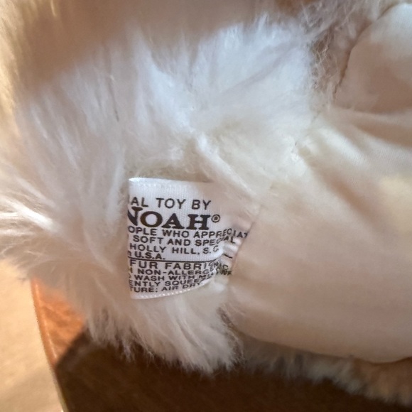 Vintage Ms. Nora stuffed Bunny puppet - Picture 4 of 9